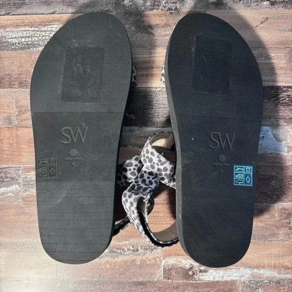 NWOT Stuart Weitzman Vail Cheetah Sport Sandals Women Size 6 Animal Print - Picture 2 of 4
